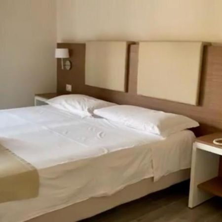 Hotel Villaggio Casarossa Crotone Exterior photo